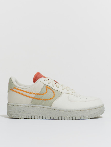 NIKE   WMNS AIR FORCE 1 LOW SNEAKER IN COCONUT MILK   DR3101 100