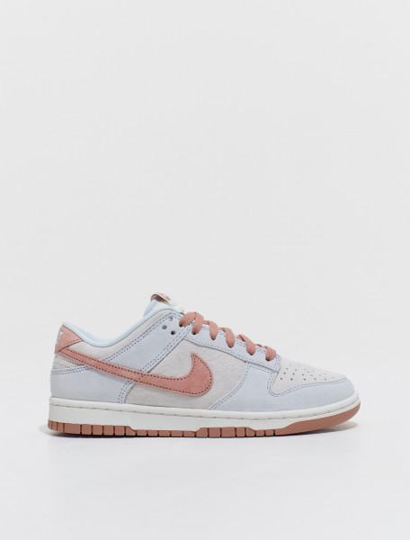 NIKE   DUNK LOW RETRO PRM SNEAKER IN FOSSIL ROSE   DH7577 001