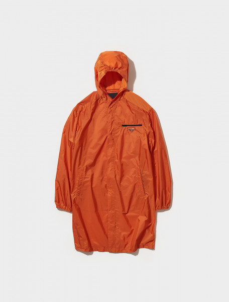8056180991616 PRADA NYLON RAINCOAT WITH BACKPACK COMPARTMENT IN LOBSTER