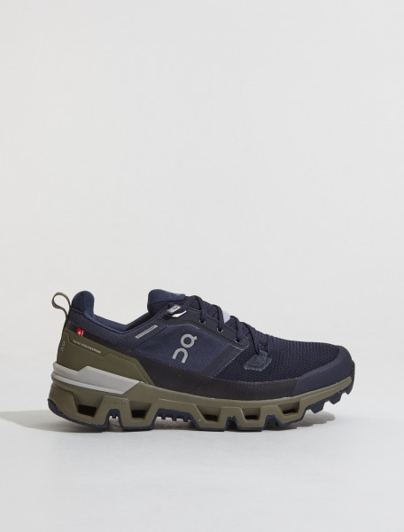 On - Men's Cloudwander Waterproof Sneaker in Midnight - 73.98604 M