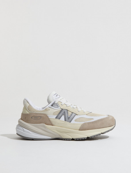 New Balance - M990 v6 'Made in USA' Sneaker in Cream - M990SS6