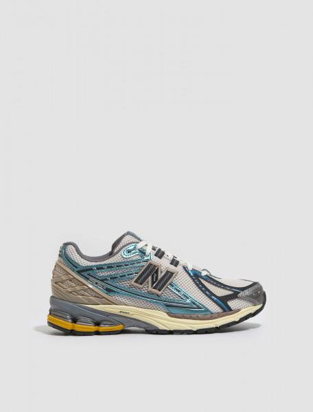 New Balance - 1906R Sneaker in New Spruce - M1906RRC