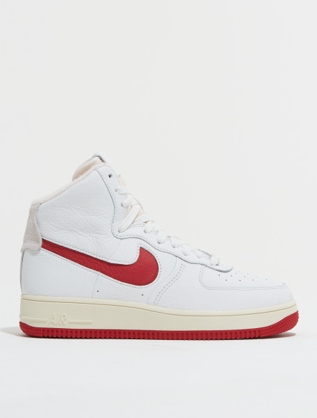 DC3590 100 NIKE W AF1 SCULPT IN SUMMIT WHITE AND GYM RED