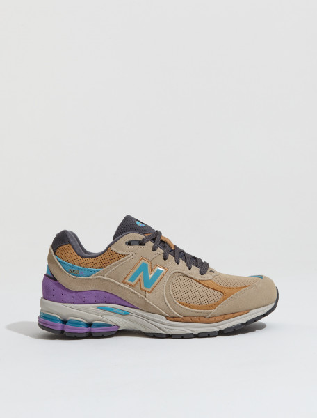 NEW BALANCE   M 2002R 'PROTECTION PACK' SNEAKER IN INCENSE   M2002RWA