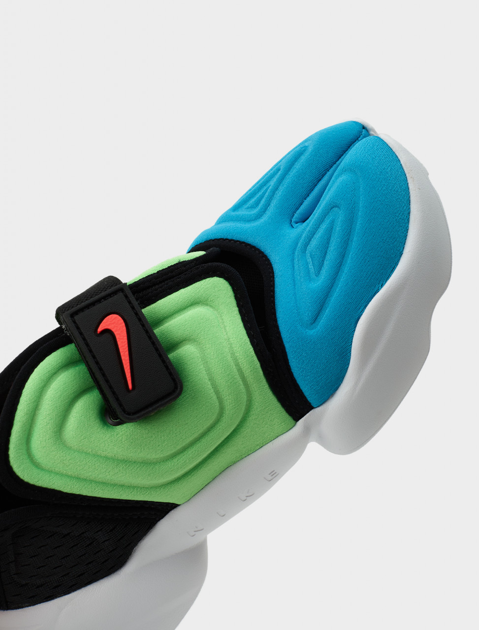 Nike W Aqua Rift Sneaker Sandal in Blue Fury | Voo Store Berlin ...