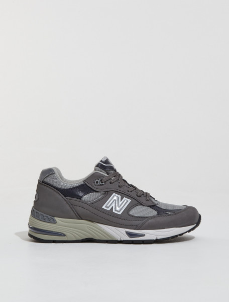 NEW BALANCE   991 'MADE IN UK' SNEAKER IN GREY & NAVY   M991GNS