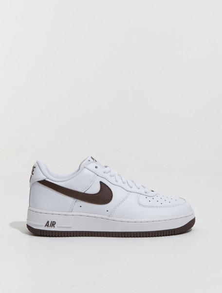 NIKE   AIR FORCE 1 LOW RETRO SNEAKER IN WHITE & CHOCOLATE   DM0576 100