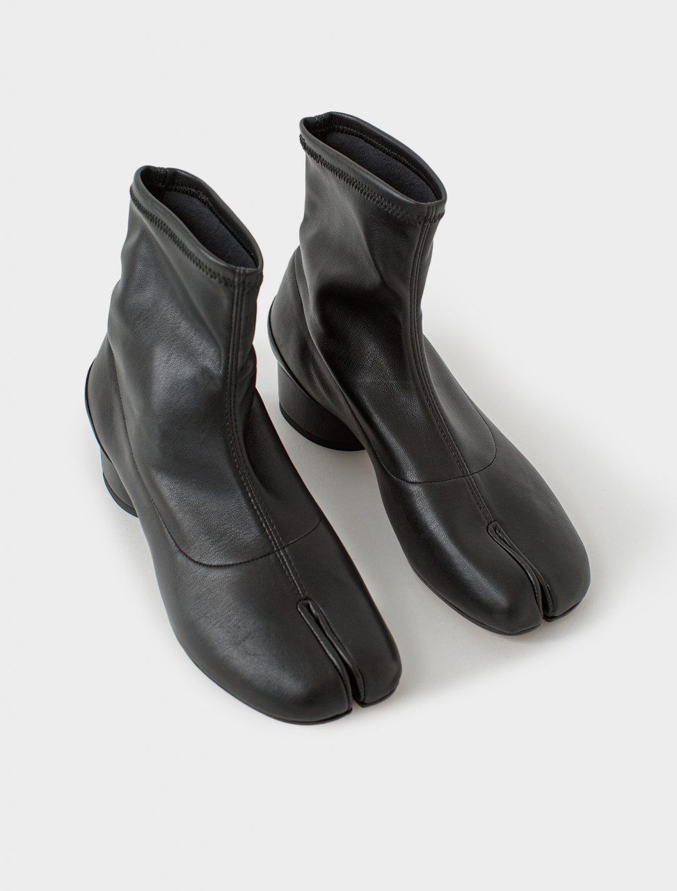 Maison Margiela Tabi Sock-Boot in Black | Voo Store Berlin | Worldwide ...