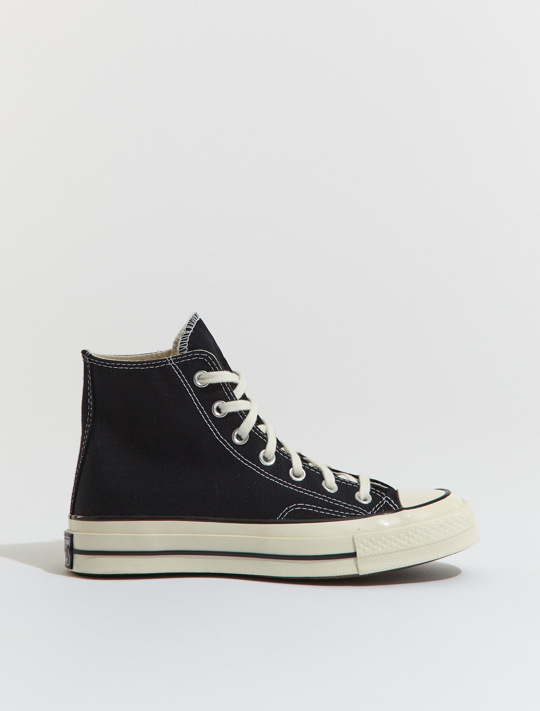 Converse Chuck 70 Hi Sneaker in Black | Voo Store Berlin | Worldwide  Shipping