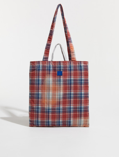 C10095 COG FA UX BAGS000023 ACNE STUDIOS AWA BLEACHED FLANNEL FACE LOGO TOTE BAG IN PINK & BLUE