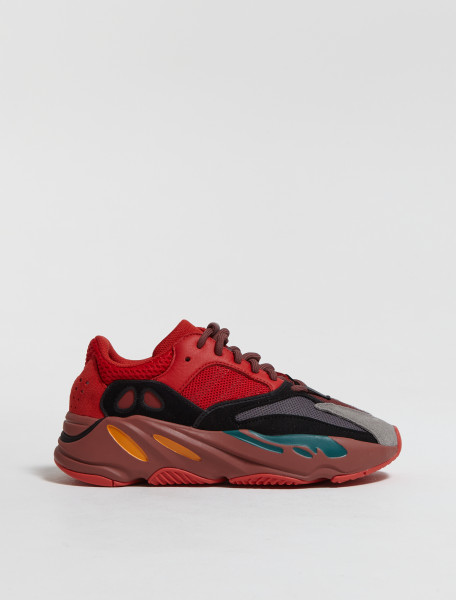 ADIDAS   YEEZY BOOST 700 IN HI RES RED   HQ6979