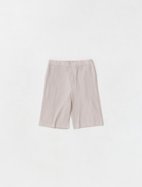 HOMME PLISSÉ ISSEY MIYAKE   PLEATED RIDING SHORTS IN CHERRY BLOSSOM   HP26JF124 20