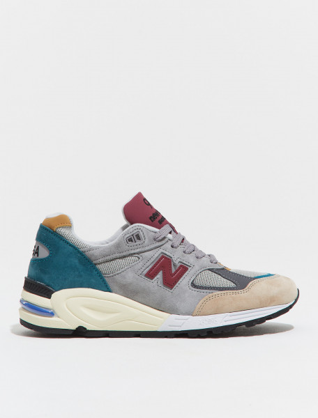 M990CP2 NEW BALANCE 990 V2 'MADE IN USA' SNEAKER IN GREY & GREEN