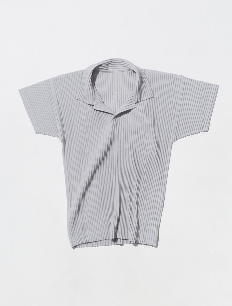 HP19JM030 11 HOMME PLISSÉ ISSEY MIYAKE PLEATED POLO IN LIGHT GRAY