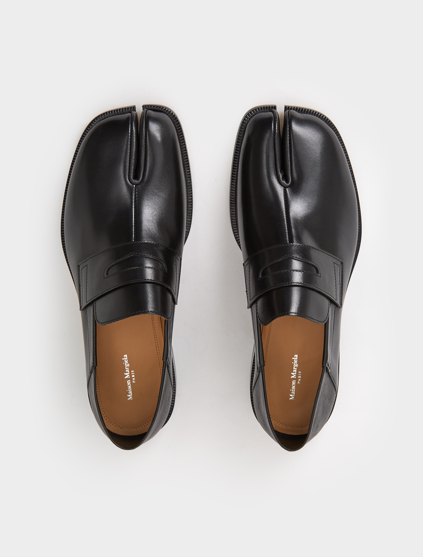 Maison Margiela Tabi Loafers in Black | Voo Store Berlin | Worldwide ...