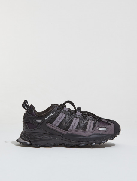 Adidas - Hyperturf Adventure Sneaker in Core Black - GX2022