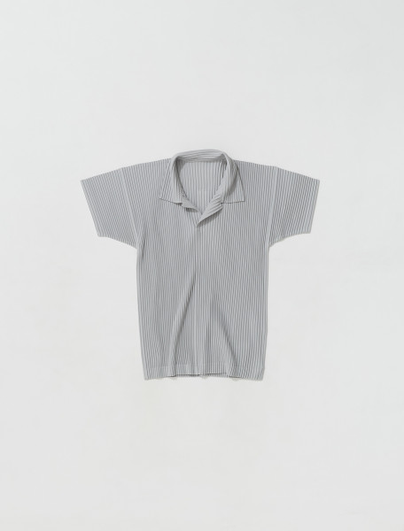 HOMME PLISSÉ ISSEY MIYAKE   PLEATED POLO IN LIGHT GREY   HP27JM030 11