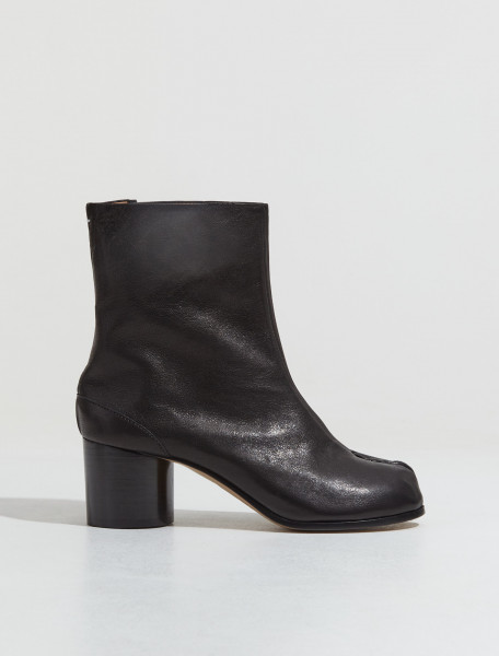 Maison Margiela - Tabi Ankle Boots in Black - S58WU0246