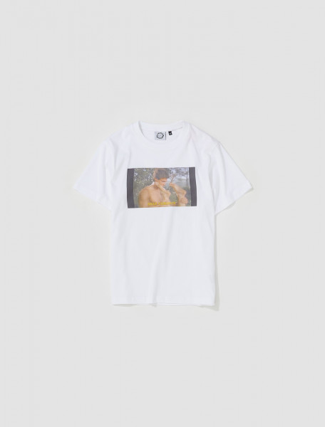 CARNE BOLLENTE   STAY CURIOUS T SHIRT IN WHITE   AW22ST0111