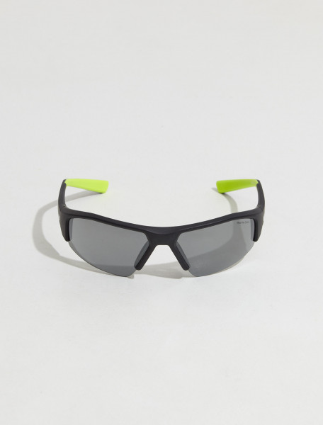 Nike - Skylon Ace 22 Sunglasses in Black - DV2148-011